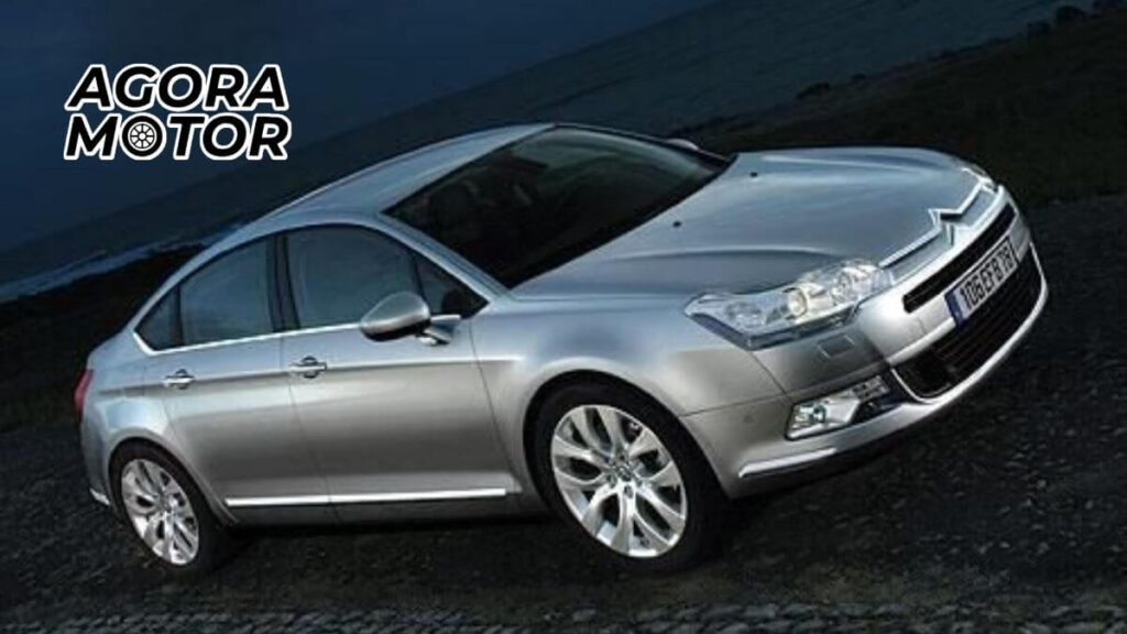 Foto de um C5 2011 prata