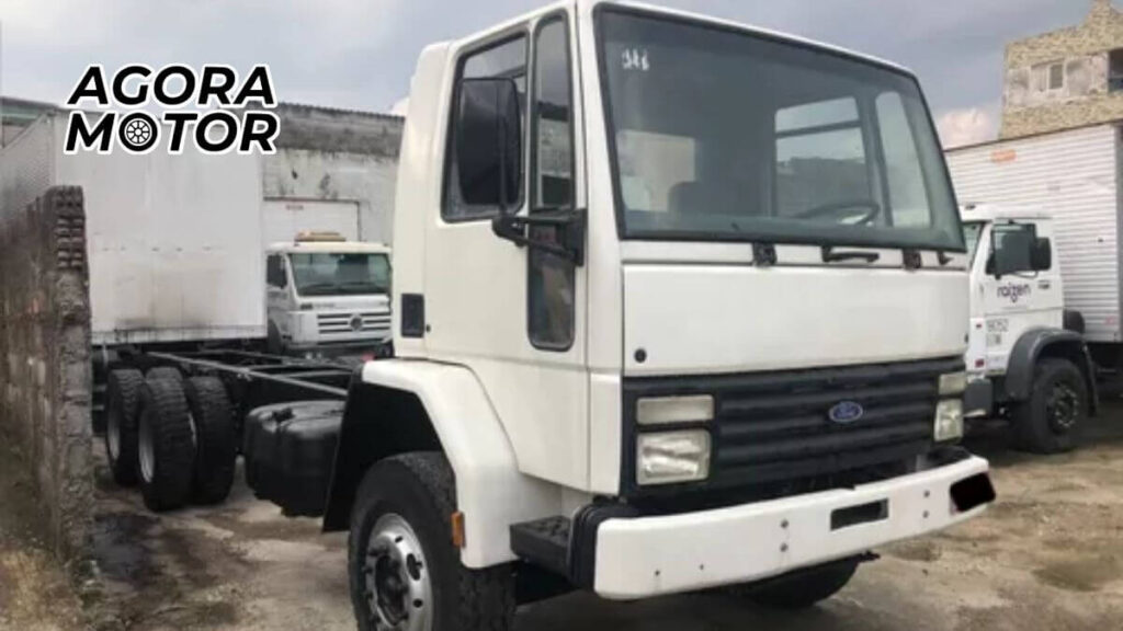 Foto de um Cargo 2630 1998 branco