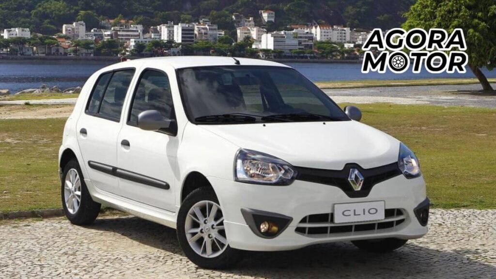 Foto de um Clio 2013 branco