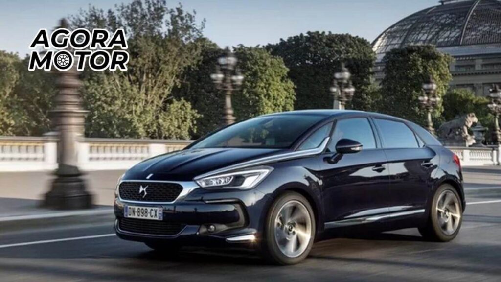 Foto de um DS5 2016 azul