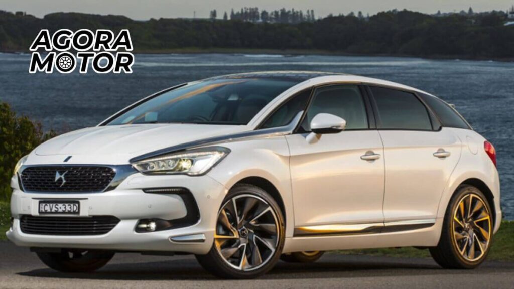 Foto de um DS5 2017 branco