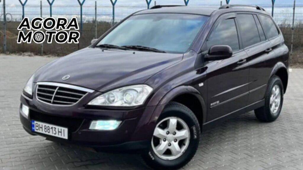 Foto de um Kyron 2010 preto