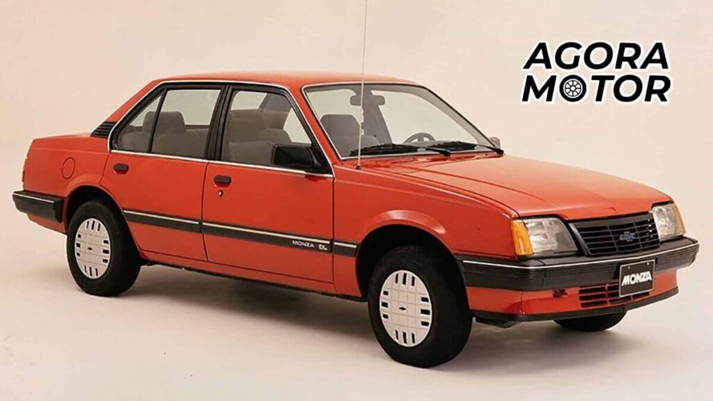 Foto de um Monza 1985 vermelho