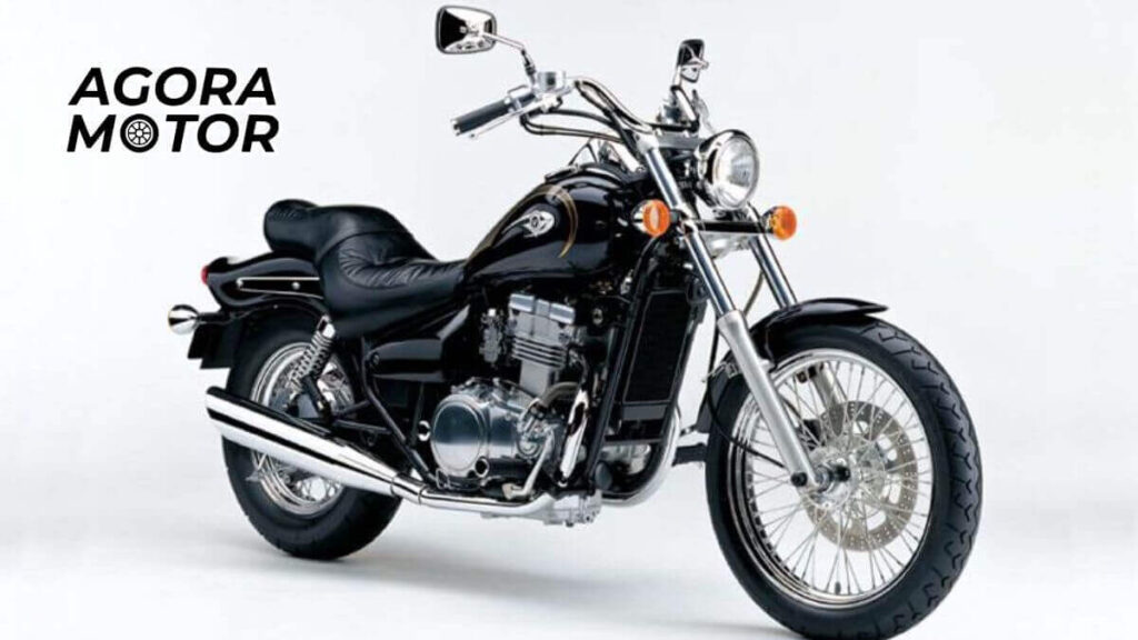Foto de uma Vulcan 1998 preta