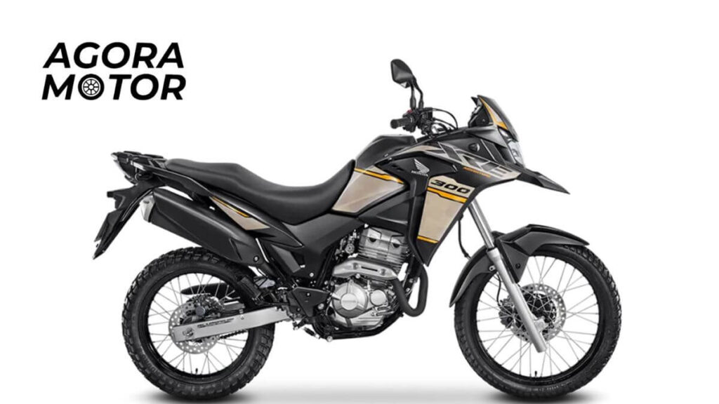 Foto de uma XRE 2022