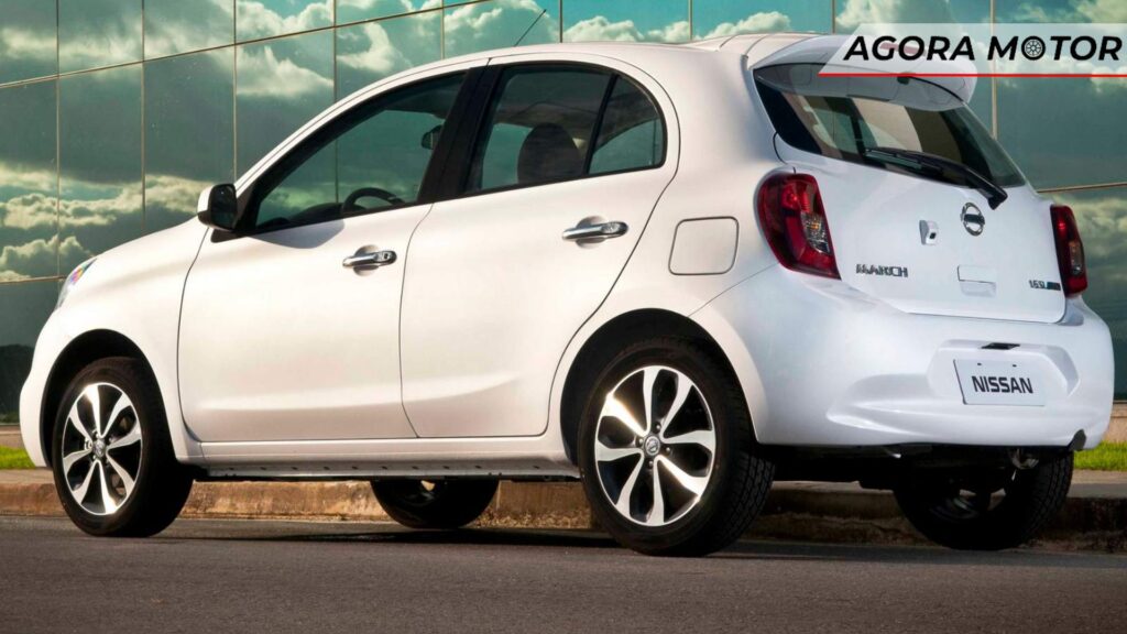 Nissan March 2017.