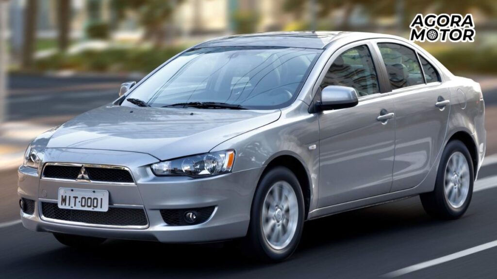 Foto de um Lancer 2016 prata