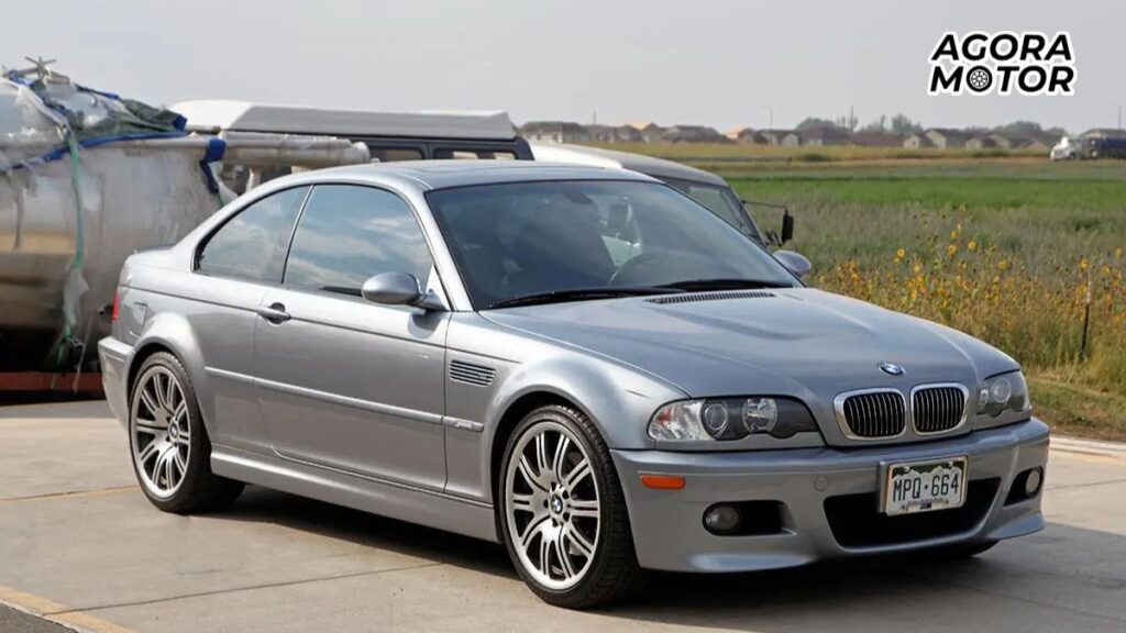 Foto de um M3 2004 prata