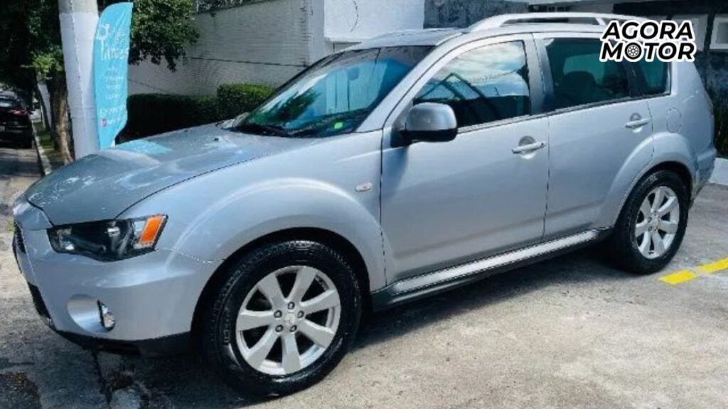 Outlander 2010 prata