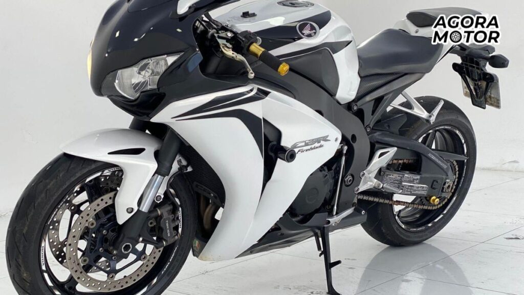 Uma CBR 1000 RR Fireblade 2008