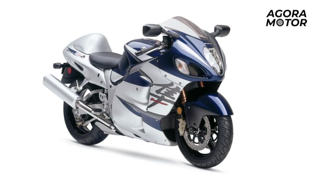 uma GSX 1300-R Hayabusa 2004 prata
