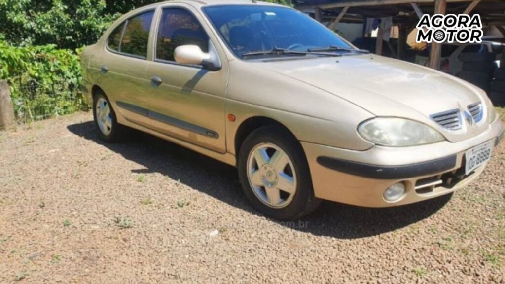 Megane 2001 prata