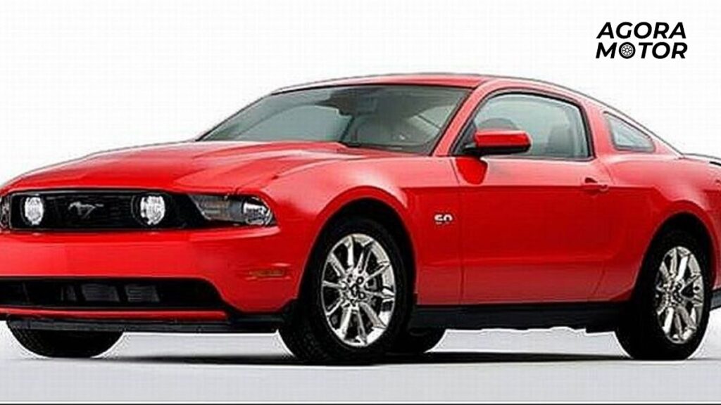 Um Mustang 2010 vermelho