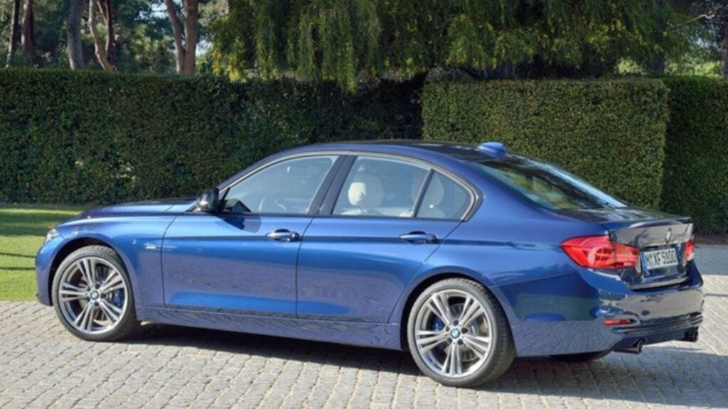 BMW 320iA 2017.
