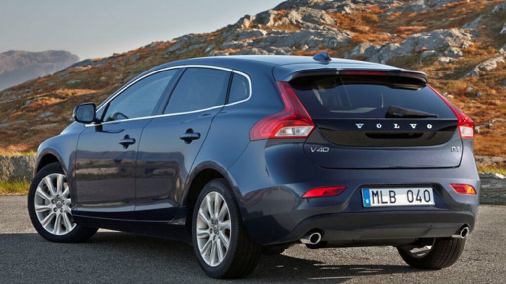 Volvo V40 2015.