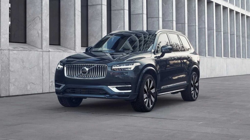Volvo XC90 2023.