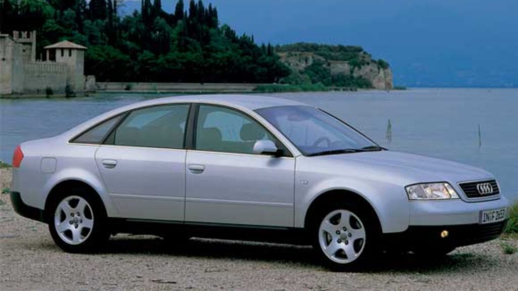Audi A6 2001.