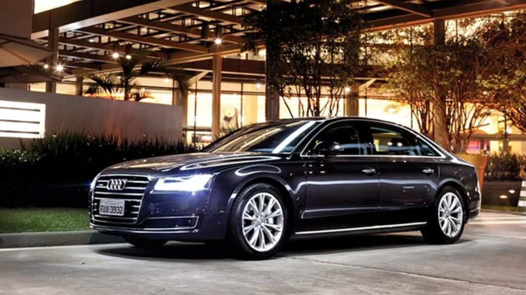 Audi A8 2015.