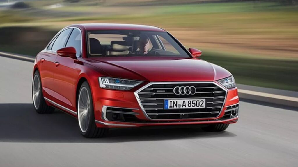 Audi A8 2017.