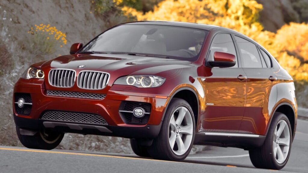 BMW X6 2012.