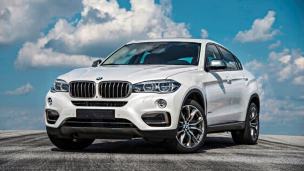 BMW X6 2016.