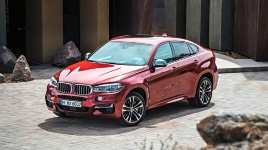 BMW X6 2017.