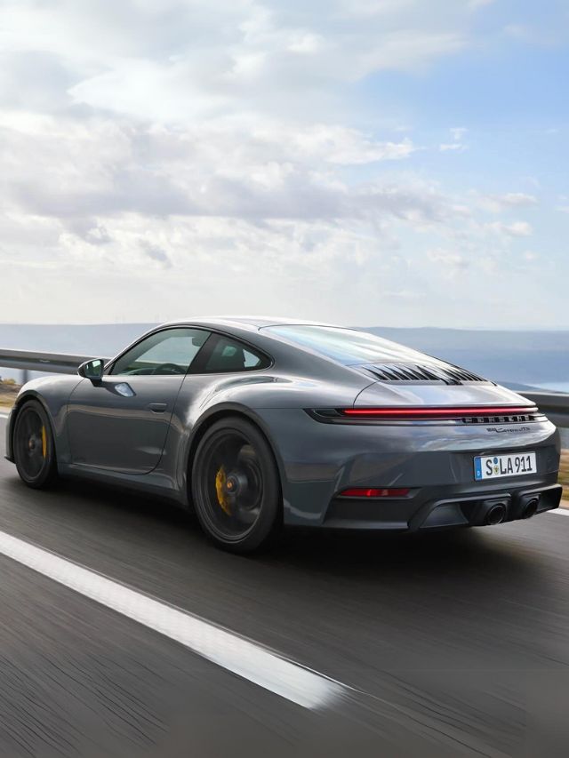 Novo Porsche 911 2025 é lançado com motor híbrido inédito!