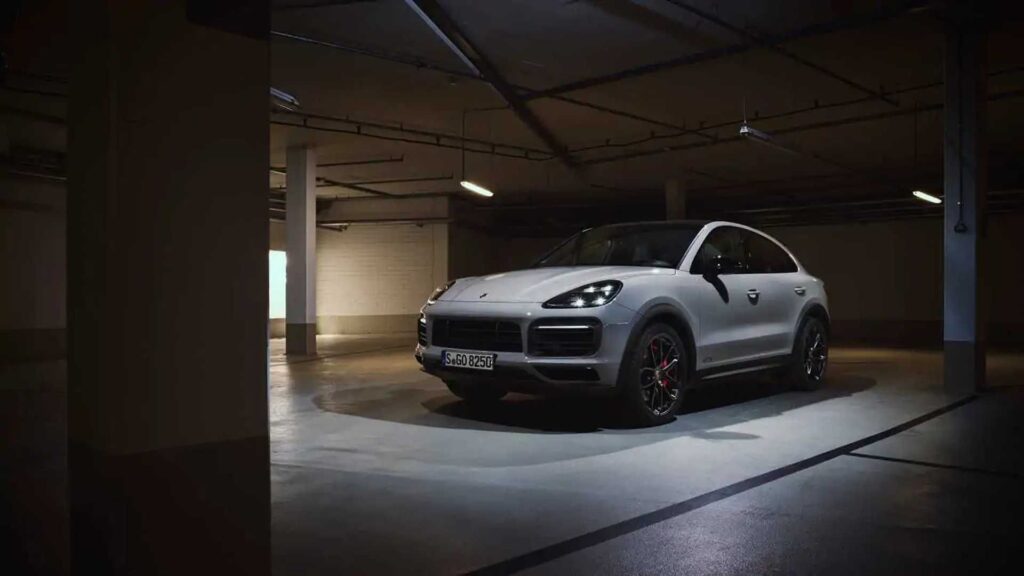 Porsche Cayenne 2021