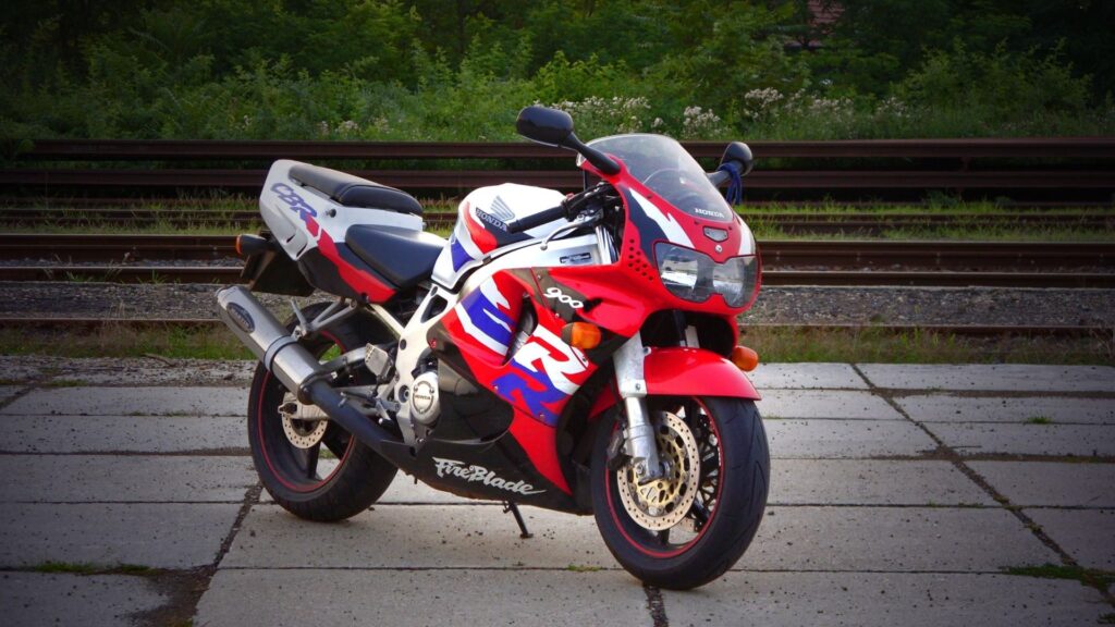 Honda CBR 900RR Fire Blade 