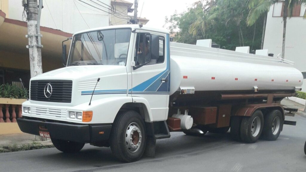Mercedes-Benz L-2318 1990