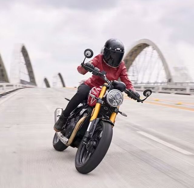 moto-triumph-speed-capa