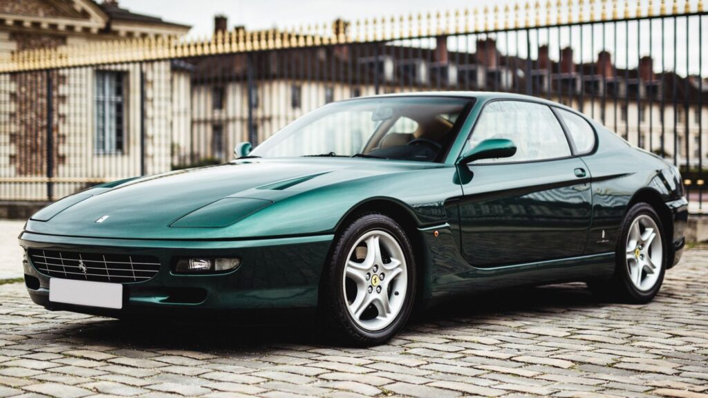 Ferrari 456 1995 verde na diagonal