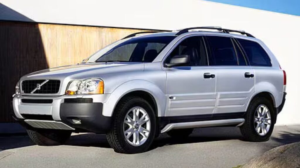 Volvo XC 90 2006 na diagonal.