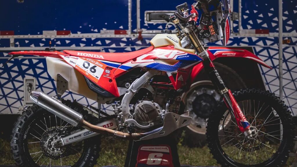 Honda CRF 450 RX 2019 no descanso.
