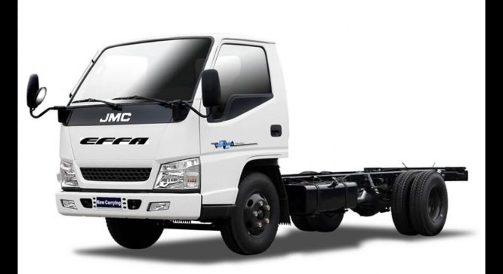Effa-JMC N900 2012 branco parado na diagonal.
