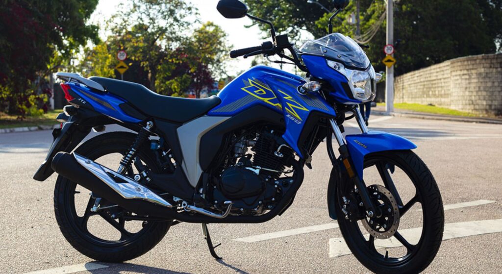 Haojue DK 150 2020 azul parada de lado.