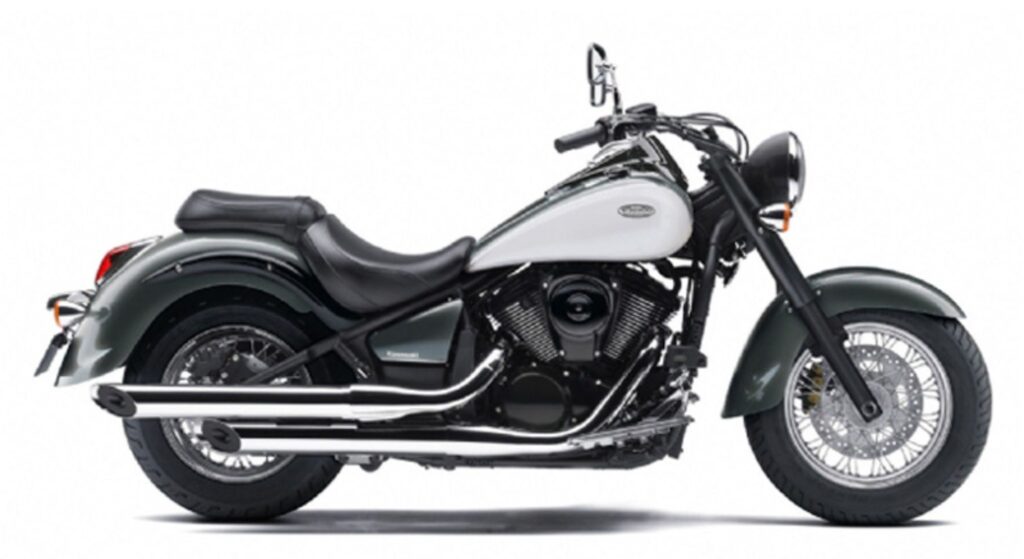 Kawasaki Vulcan 2009 preta e branca ade lado.