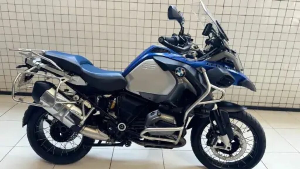 BMW R 1200 GS 2015 azul escuro.