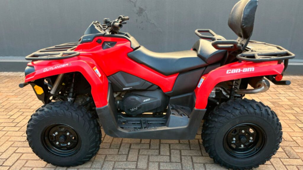 BRP can-am 2016 vermelho de lado.