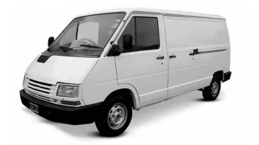 Chevrolet Trafic 1994 branca na diagonal.