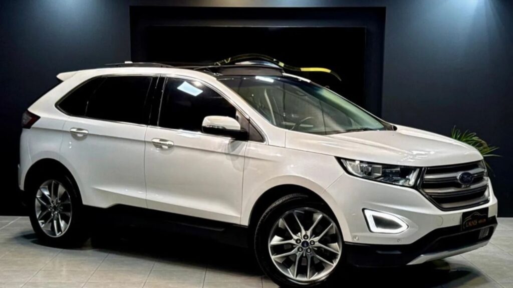Ford EDGE 2018 branco na diagonal.