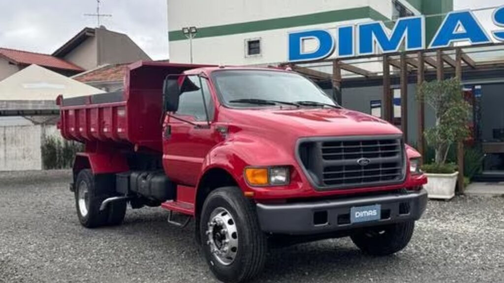 FORD F-14000 2000 vermelho na diagonal.