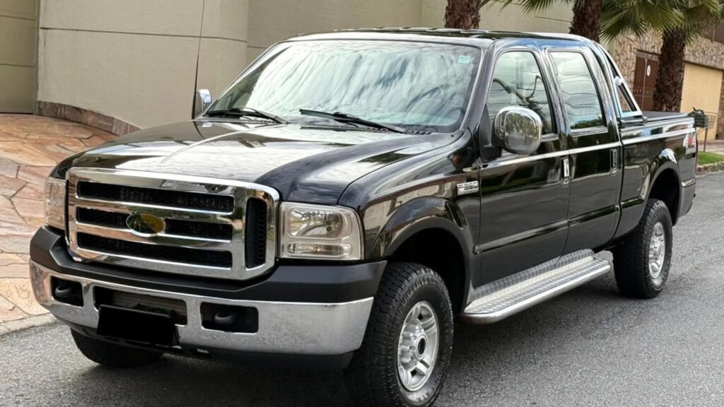 Ford F250 2009 preta 4p.