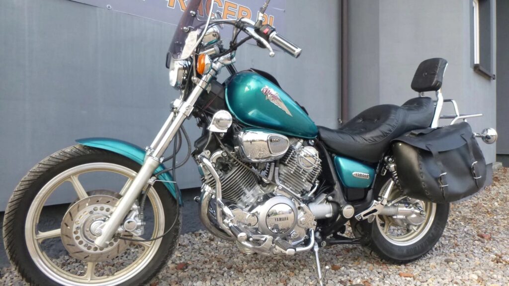 Yamaha XV 1100 VIRAGO 1993 verde na diagonal.