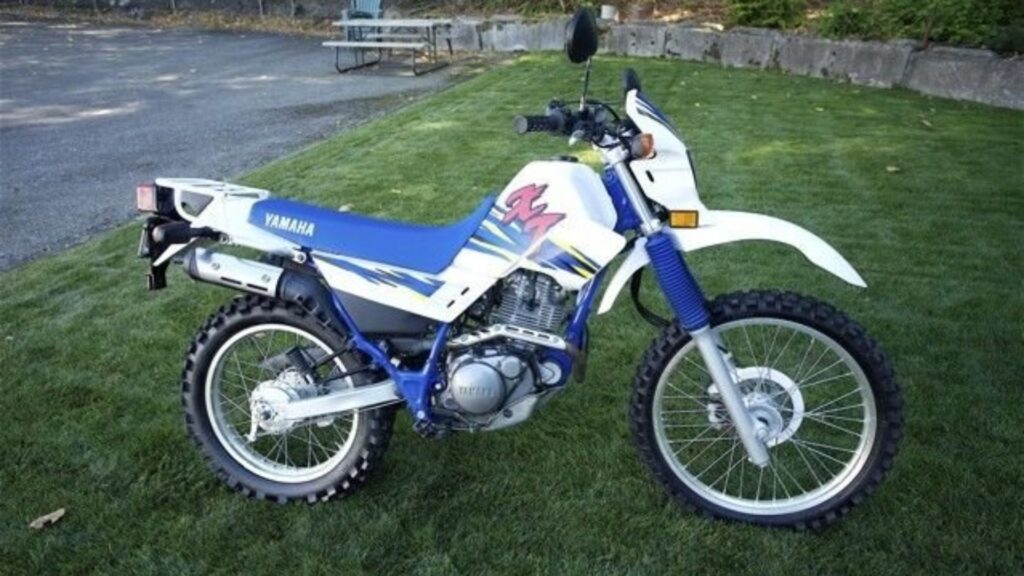 Yamaha XT 225 1997 na grama.