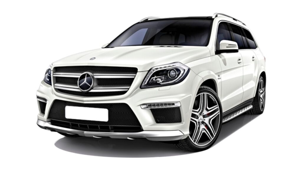 Mercedes-Benz GL-500 2014 branca na diagonal no fundo branco.