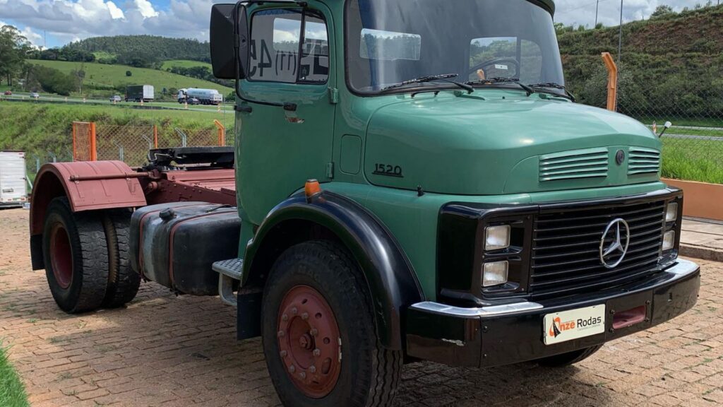MERCEDES-BENZ L-1520 1987 VERDE NA DIAGONAL.