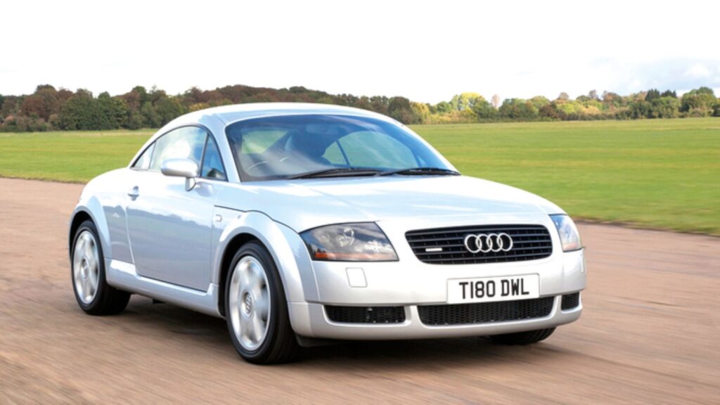 Audi TT 1999 prata.