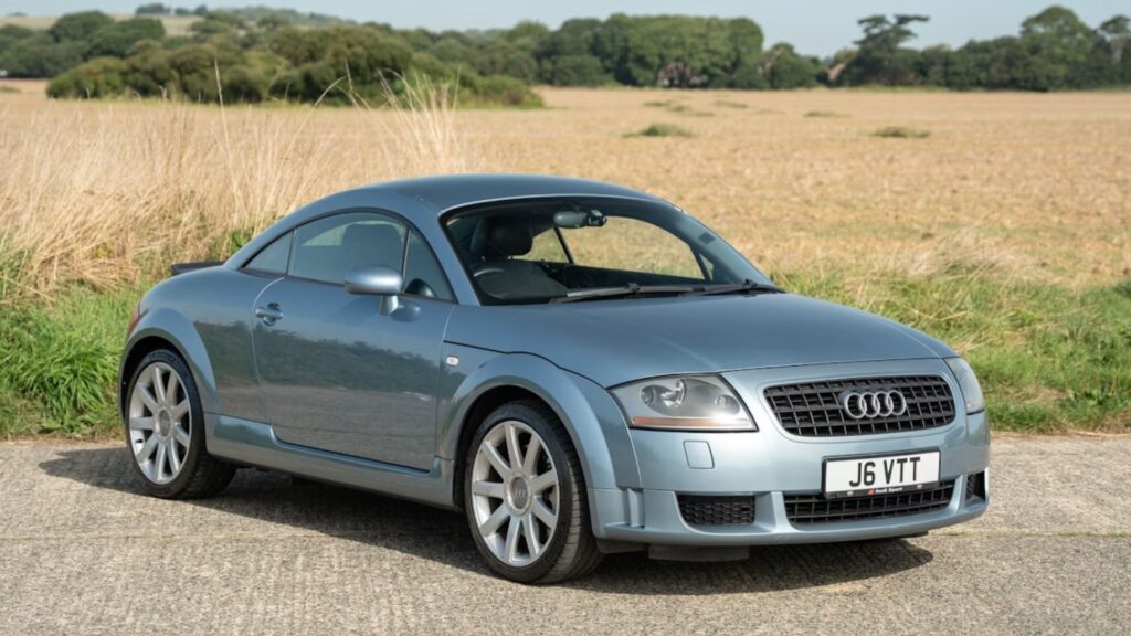Audi TT 2004 prata.