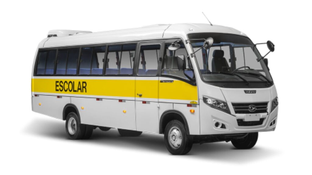 MARCOPOLO VOLARE 2020 escolar na diagonal em um fundo branco.